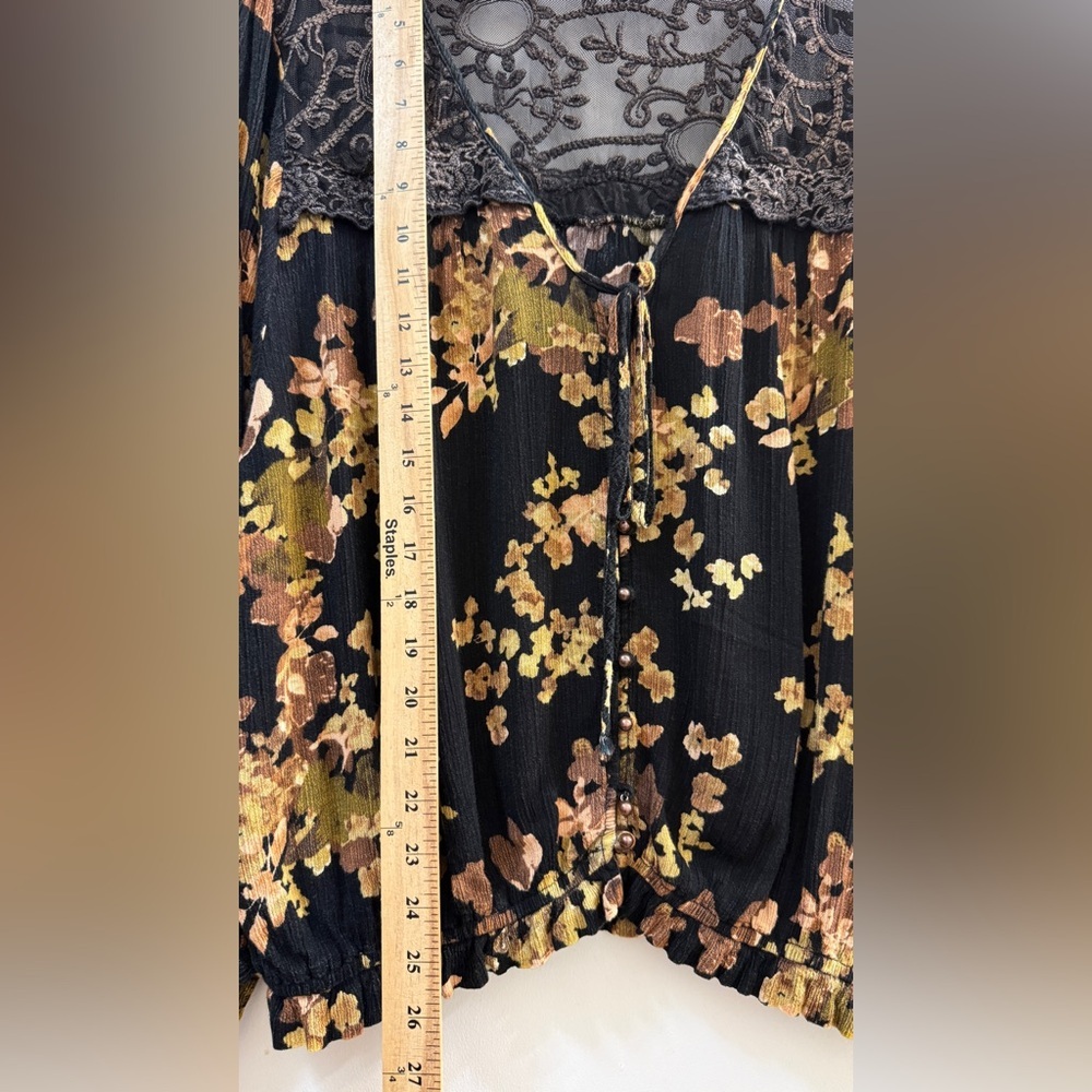 Gimmicks by BKE Boho Floral Lace Blouse L - Picture 10 of 14